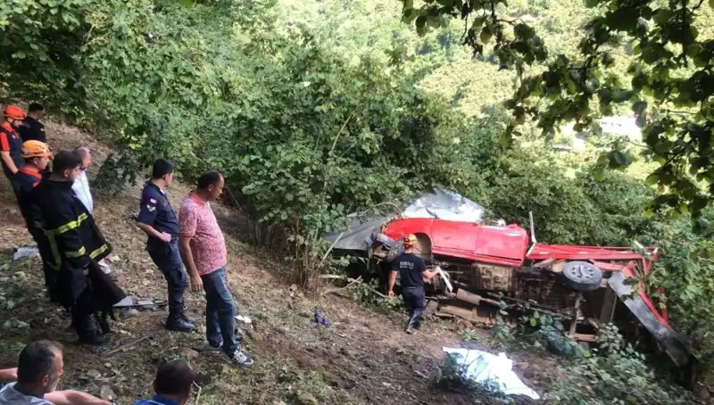 Fındık İşçilerini Taşıyan Araç Şarampole Yuvarlandı: 5 Ölü, Çok Sayıda Yaralı!