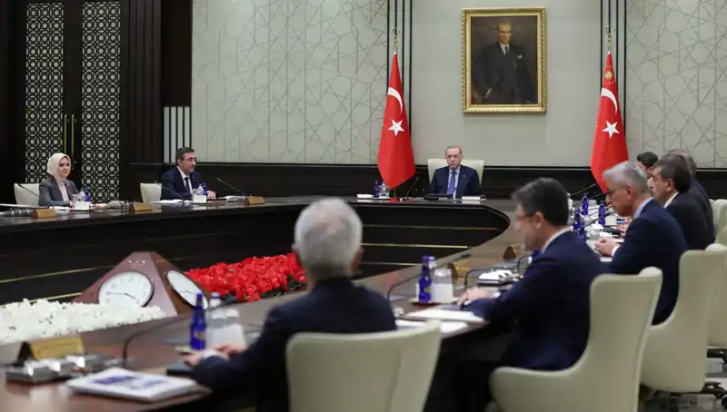 1 Mayıs Emek ve Dayanışma Günü'nde Kabineden Önemli Mesajlar