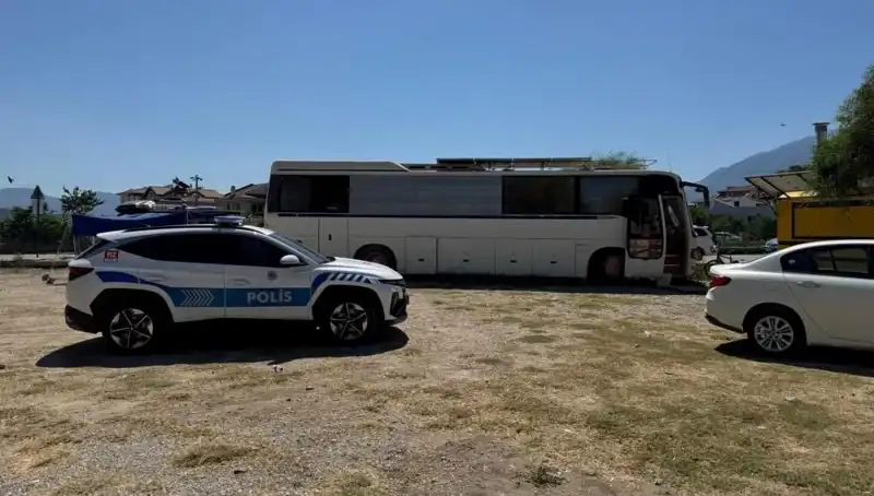 Fethiye'de Şoför, Otobüste Yaşarken Hayatını Kaybetti: Yakınları Şokta