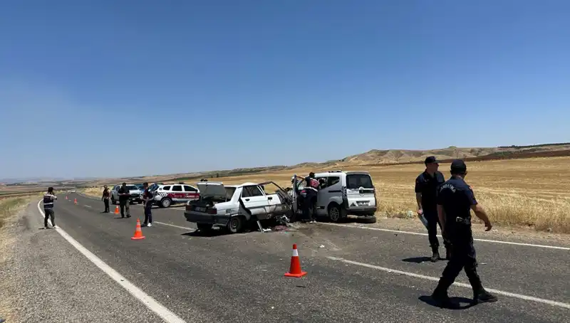 Adıyaman'da Feci Trafik Kazası: 4 Can Hayatını Kaybetti