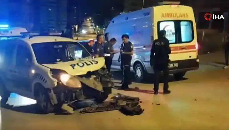 Ankara’da Hafif Ticari Araç Polis Aracıyla Çarpıştı: Olayın Ayrıntıları