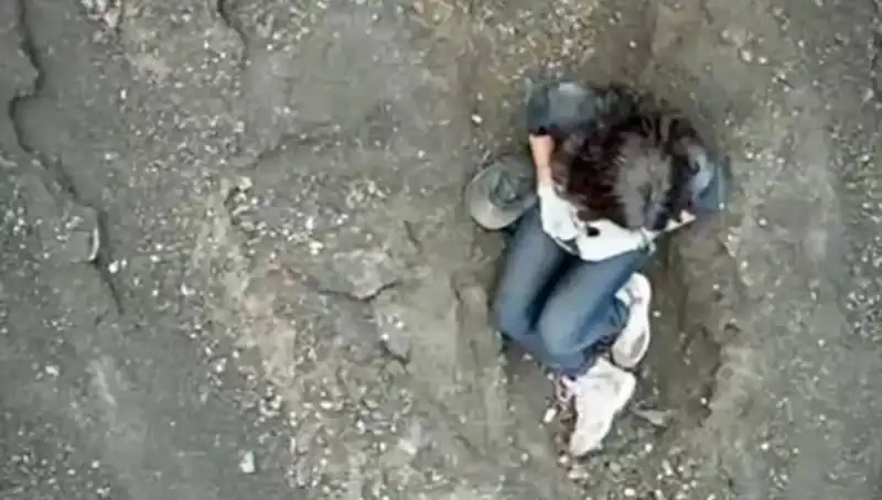 Yanardağın İçine Düşen Turist, Dört Gün Sonra Acı Bir Haberle Bulundu