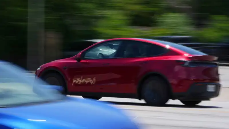 Elon Musk'ın Robotaxi Hayali: Hız Sınırlarını Aşan Kullanıcı Deneyimi!