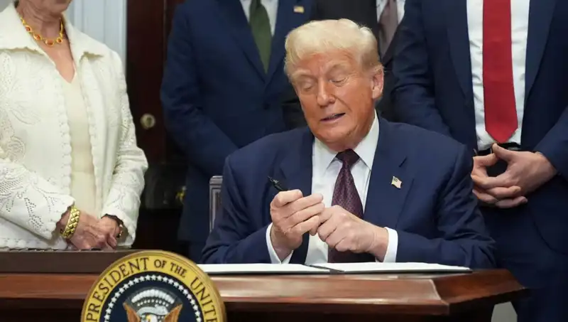 Trump, Beyaz Saray’a 200 Milyon Dolarlık Lüks Restorasyon Yaptırıyor