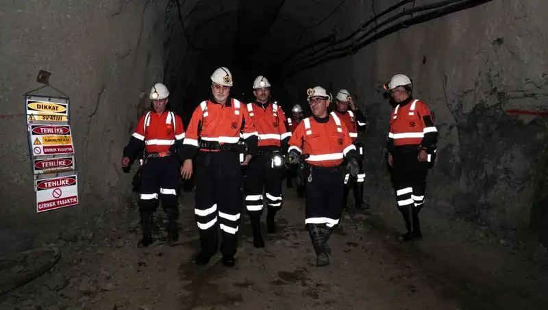 Bakan Işıkhan, Altın Madeninde Hayata Geçirilecek Yenilikleri Açıkladı