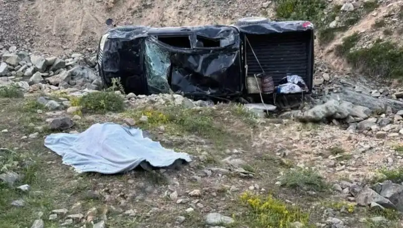 Gümüşhane'de Feci Kaza: 1 Ölü, 5 Yaralı! Neler Oldu?