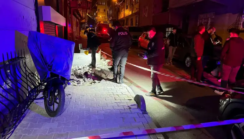 Küçükçekmece'de Plakasız Motosikletle Saldırı: Olayın Ardındaki Sır Perdesi