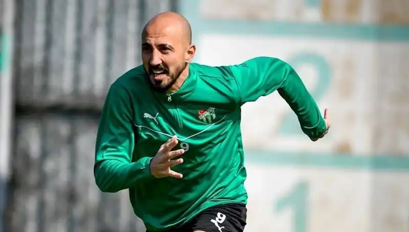 Milli Futbolcunun Kariyerine 2. Lig'de Devam Etme İhtimali Artıyor