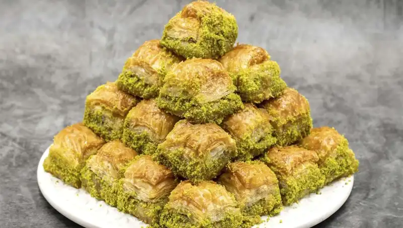 Baklavadan Çıkan Bakteri Şoku: Uzmanlar Ölüm Riski Uyarısı Yaptı!