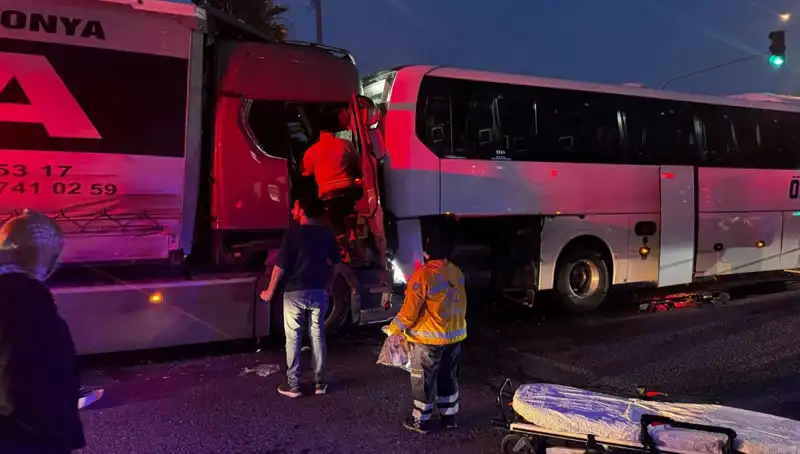 4 Araçlık Zincirleme Trafik Kazasında Can Kaybı! Olayın Ayrıntıları Ortaya Çıktı