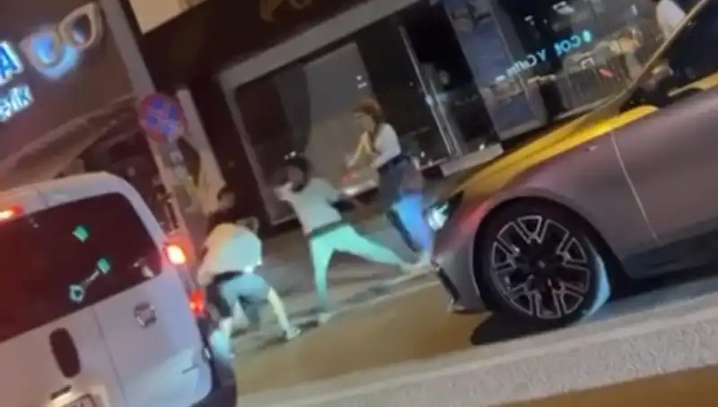 Cadde Boks: Sokaklarda Kural Tanımayan Yumruklar Havada Uçuştu