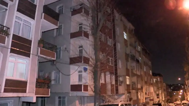 Altı Katlı Apartmanda Kolonlardan Gelen Sesler, Tahliye Panik Yarattı