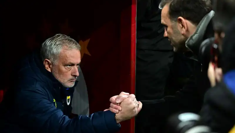 Derbi Heyecanı: Mourinho ve Buruk, 3.kez karşı karşıya geliyor!