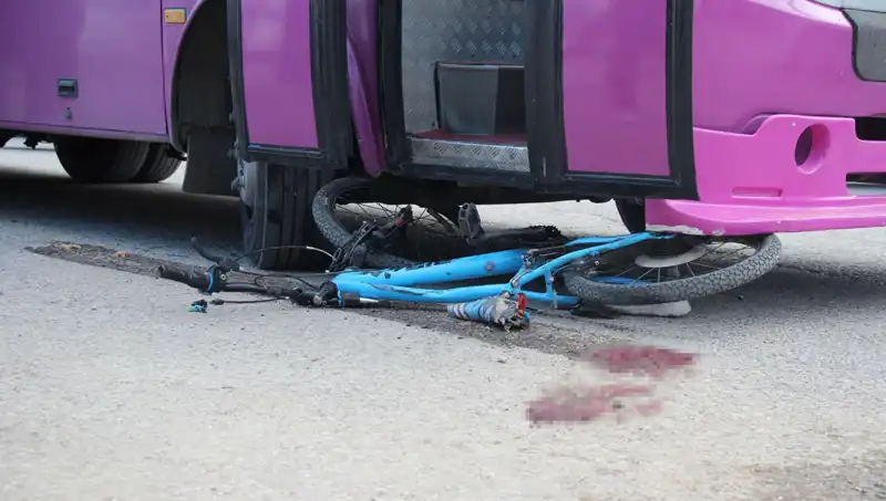 Bisiklet Süren Çocuk Otobüsün Altında Kalarak Hayatını Kaybetti