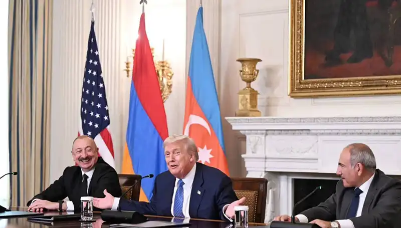 Aliyev, Ermenistan'a Anayasa Görüşmeleri İçin Acele Teklifinde Bulundu