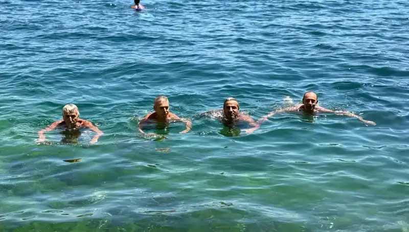 Sıcak Havalarda Plaj Keyfi: Termometre 36 Dereceyi Görünce Sahiller Doldurdu