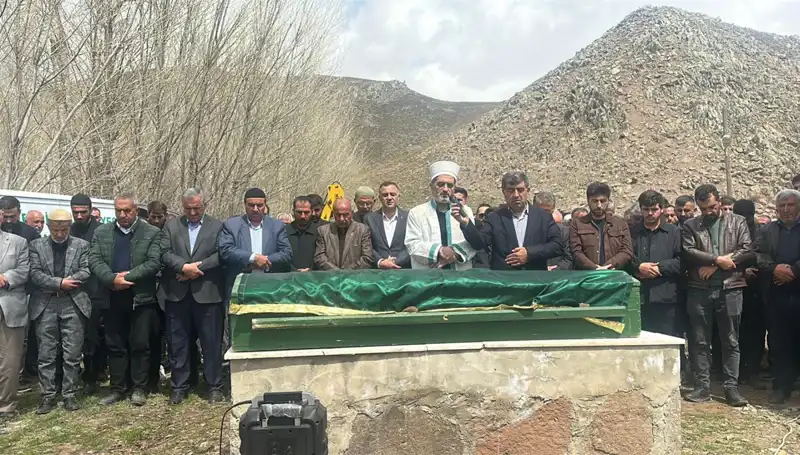 Baba ve Kızlarına Duygu Dolu Veda: Hayatın Acı Gerçekleri