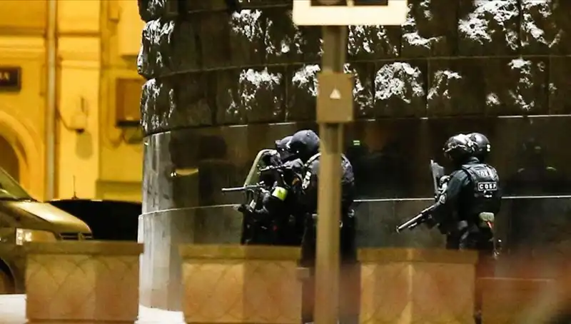 Rusya'da Silahlı Saldırı: Çatıda Rastgele Ateş Açan Kişinin Kimliği Belirlendi