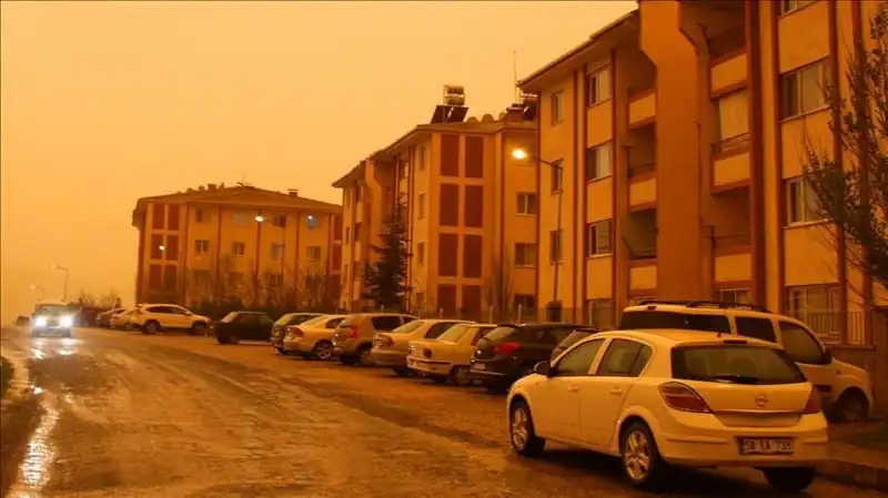 Dikkat! Meteoroloji'den Çöl Tozu ve Sağanak Uyarısı Geldi