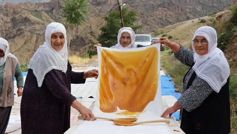 Yaz Aylarının Sağlıklı Atıştırmalığı: Güneşte Kurutulmuş Unlu İkramlar