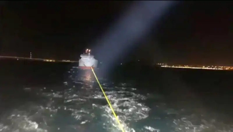 Çanakkale Boğazı'nda Dram: Bir Geminin Arızası Neden Oldu?