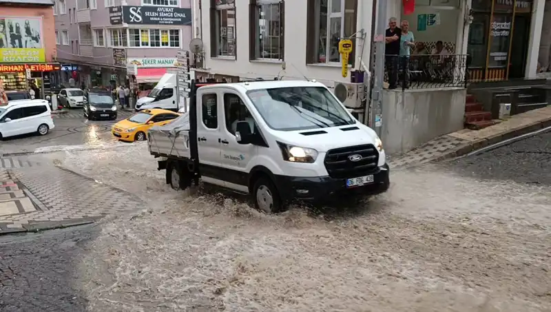 10 Dakikada Yaşanan Sağanak, Şehri Su Altında Bıraktı: Son Gelişmeler