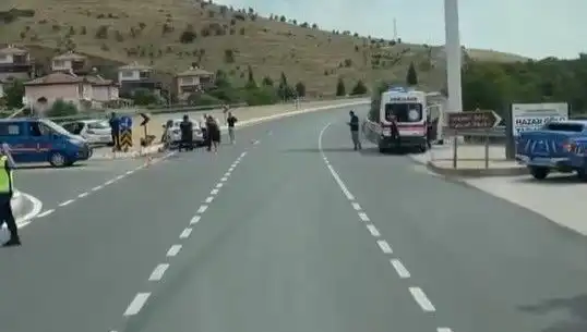 Elazığ’da Trafik Kazası: İki Otomobil Çarpıştı, Yaralılar Hastaneye Kaldırıldı