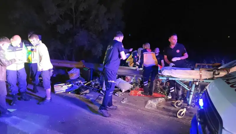 Kazada Minibüsten Savrulan Yolcuların Dramı ve Yardım Çağrısı
