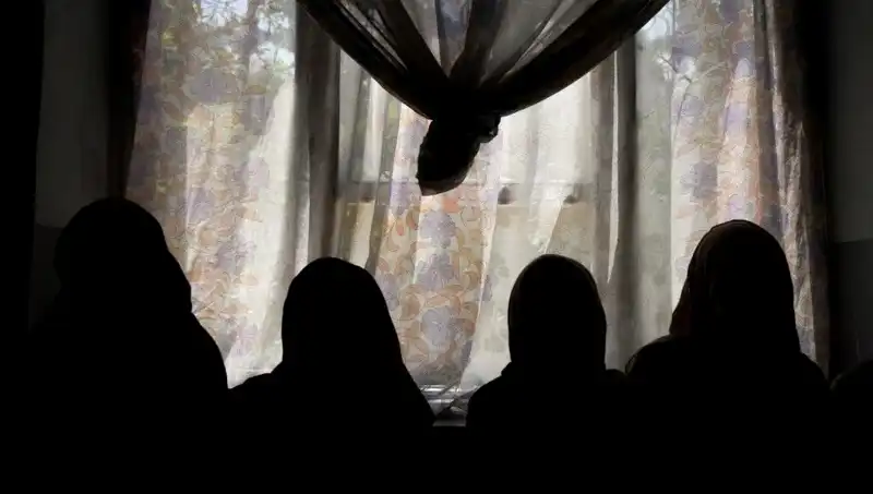 Kadınların Sesi Susturuluyor: Taliban, Kadın Yazarların Eserlerine Yasak Getirdi