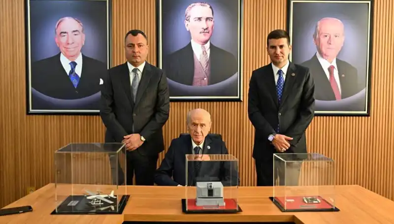MHP Lideri Bahçeli'den Ülkü Ocakları'na Ziyaret: Milliyetçilik Vurgusu