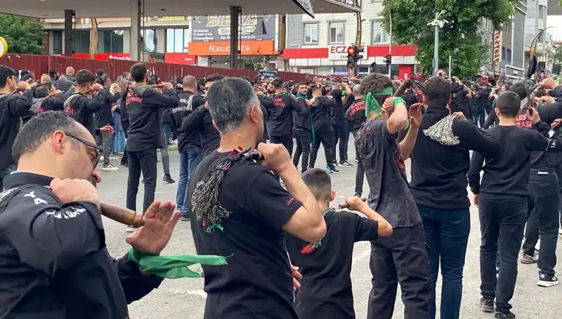 Kars'ta Duygu Dolu Kerbela Anması: İnanların Bir Araya Gelişi