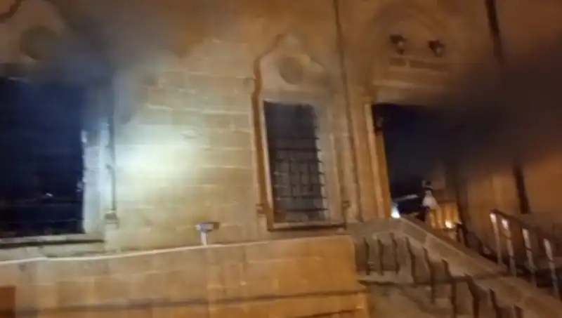Mardin'de Cami Yangını: Neler Oldu ve Sebepleri Neler?