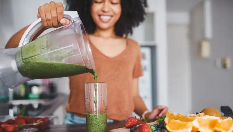 Smoothieler mi, Meyve Suyu mu? Hangi Seçenek Daha Sağlıklı?