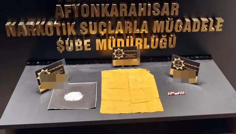 Afyonkarahisar'da Uyuşturucu Operasyonu: 3 Kişi Tutuklandı, Ülke Genelinde Endişe Yaratan Yaygınlık