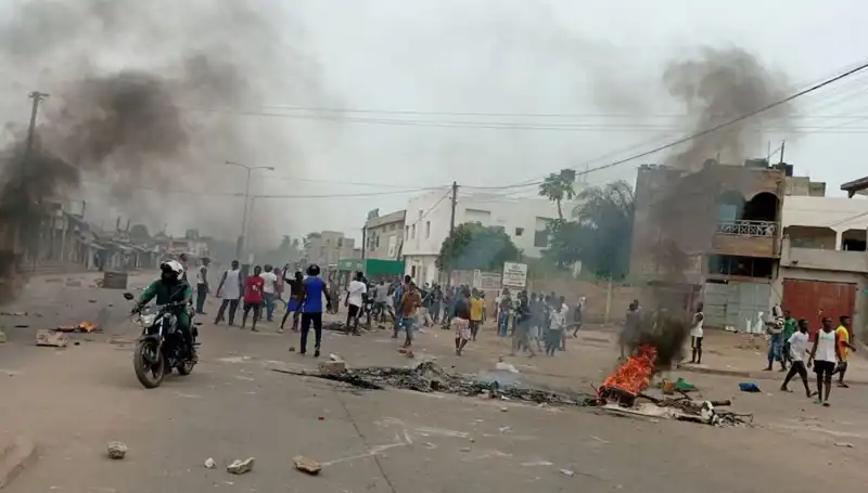 Togo'da Protestoların Gölgesinde Nehirlerde Bulunan 7 Ceset Şok Yarattı