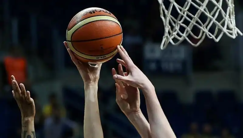 Fenerbahçe ve Beşiktaş Kadın Basketbol Takımları Yarı Finalde Karşılaşıyor!