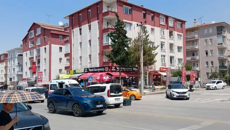 Taksi ve Otomobil Çarpıştı: Kazanın Ardındaki Gizemli Detaylar