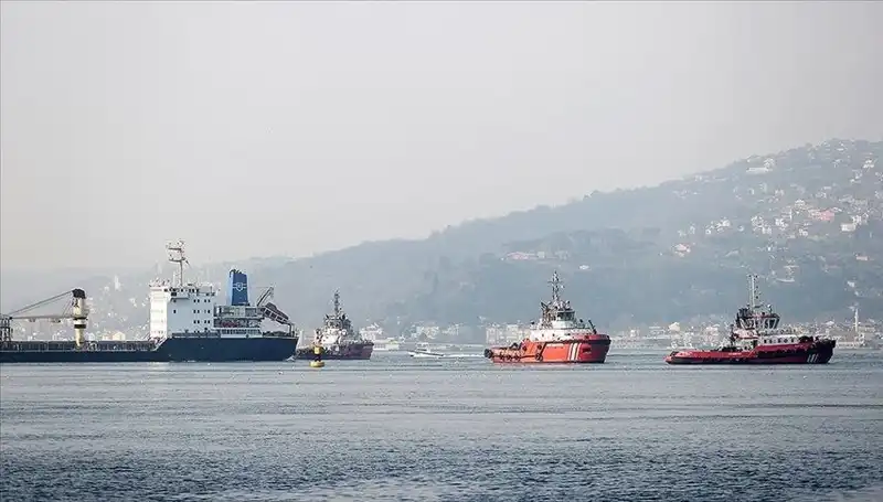 İstanbul Boğazı'nda Acil Durum: Gemi Trafiği Neden Askıya Alındı?