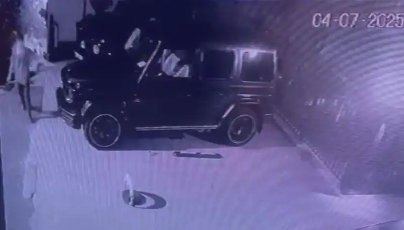 Sarıyer'de Şok Olay: Milyonluk Cipler Alev Alev Yandı!