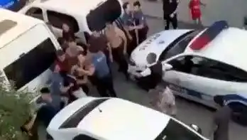 Sosyal Medyada Tartışma Büyüdü: Sokağa Taşan Kavga 4 Yaralı