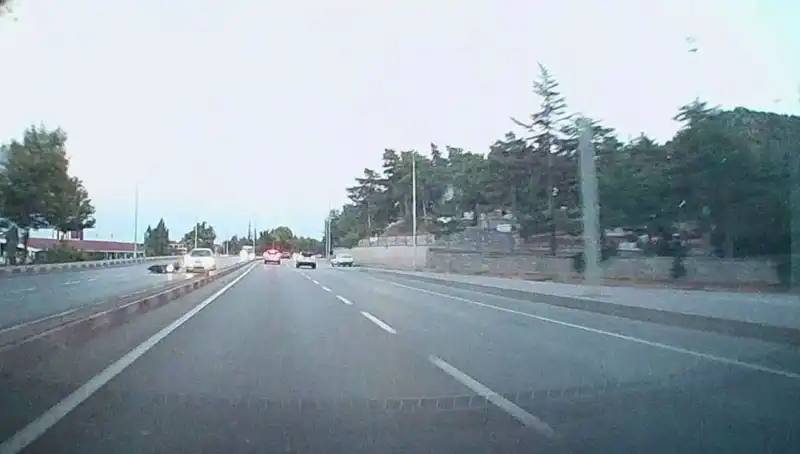Otomobil ile Motosiklet Çarpıştı: İki Araçta Yaralanan Tek Kişi Hastaneye Kaldırıldı