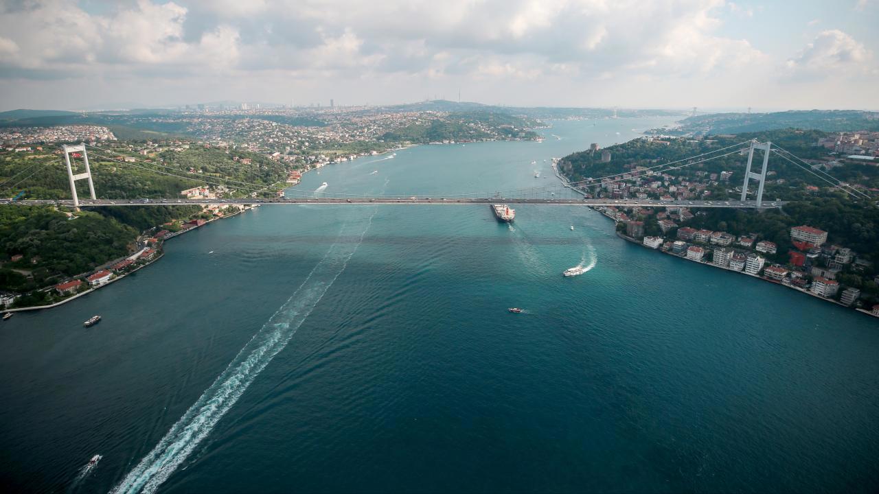 İstanbul Boğazı'nda Gemi Trafiği İzin Verildi