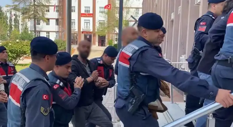 Civciv Baronunun Gizemli Ayak İşleri: Gözaltına Alındı