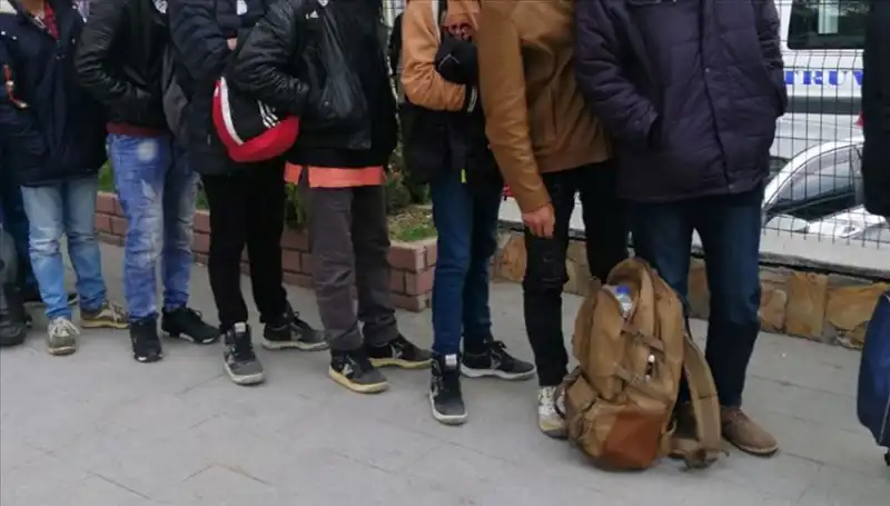 Edirne'de 10 Düzensiz Göçmen Yakalandı: Sınır Güvenliği Artırılıyor