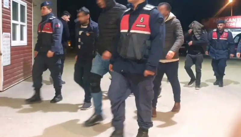 Bağ Evinde Düzenlenen Uyuşturucu Partisine Polis Baskını: Olayın Ayrıntıları