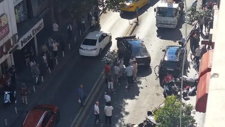 İranlı Sürücünün Şaşırtıcı Aksiyonu Trafiği Alt Üst Etti!