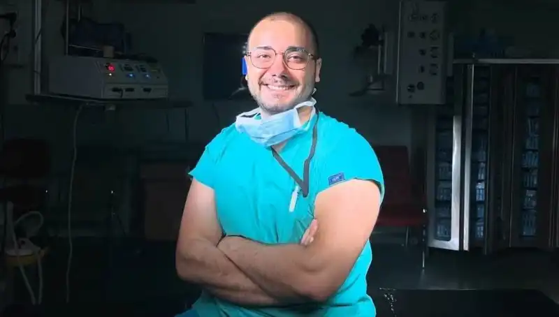 Niğde Hastanesinde Dehşet Anları: Doktora Bıçaklı Saldırı Şok Etti!