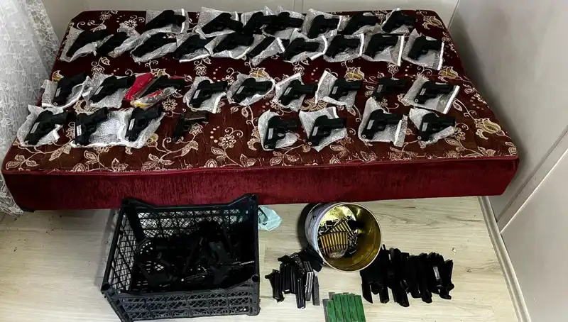Gaziantep'te Büyük Operasyon: 45 Silah ve El Bombası Ele Geçirildi