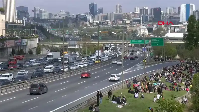 Deprem Sonrası Şehirde Trafik Yoğunluğu Hızla Artıyor: Yüzde 56'lık Artış