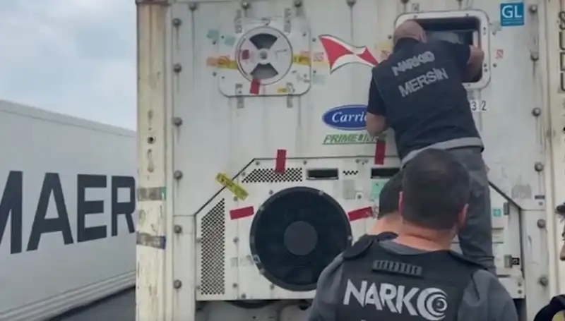 Mersin'de Uyuşturucu Operasyonu: Polis Ağa Çökertti